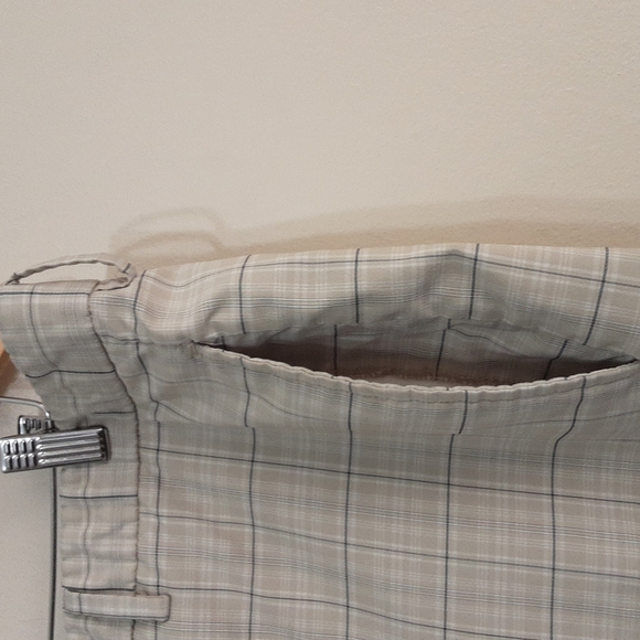 Greg Norman men's golf performance casual short plaid size 42 - Picture 3 of 6